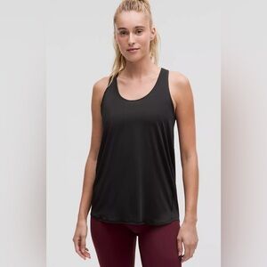 Lululemon sz 8 Essential Tank Top pleated racer back black shiny great condition